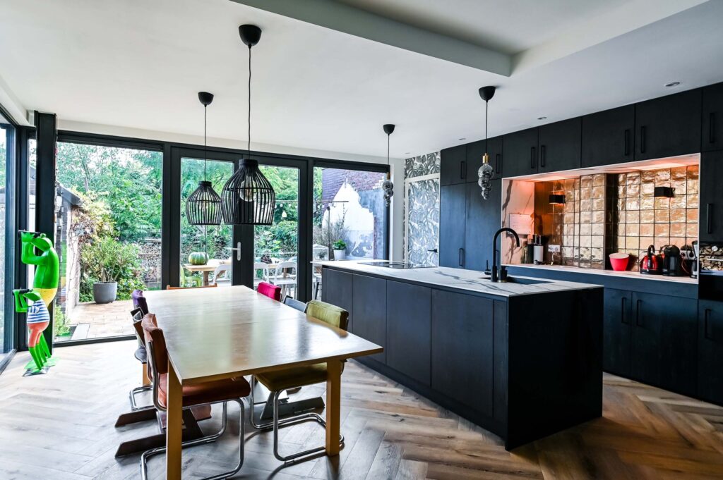 Prefab uitbouw in Woning prefab uitbouwen in Barneveld - uitbouw - interieur kosten